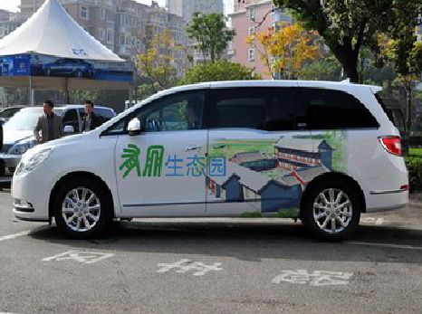 沅江户外车贴喷绘如何保持效果?